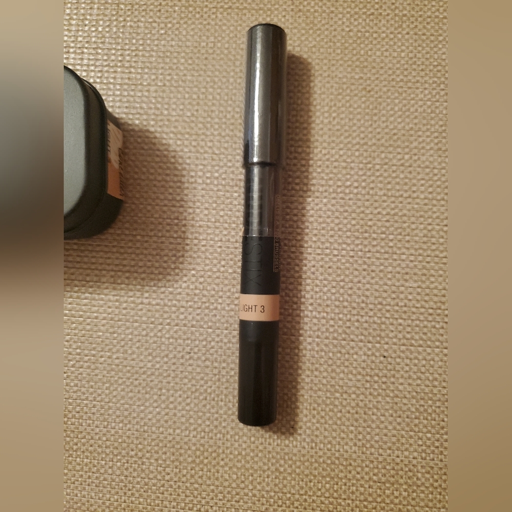 NWT 1 NUDESTIX Concealer Pencil Crayon • Shade: Light 3